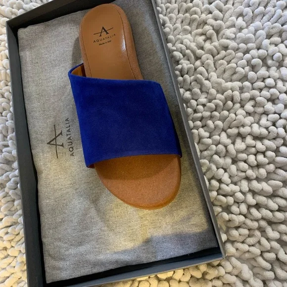 Aquatalia Dedra Suede Sandals - NIB with Dust Bag - Picture 2 of 6